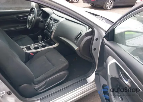 2015 Nissan Altima 2.5/2.5 S/2.5 Sl/2.5 Sv z USA, uszkodzony, nr VIN 1N4AL3AP8FN879242